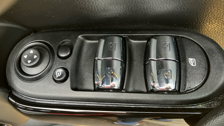 MINI Hatchback 1.5 Cooper Exclusive Premium 5dr Auto Petrol Hatchback